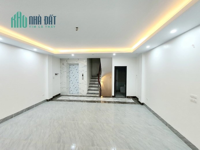 Bán nhà 47m2 6 ngủ phố Nghi Tàm, Tây Hồ Gara Ô tô Thang máy 7.4 Tỷ