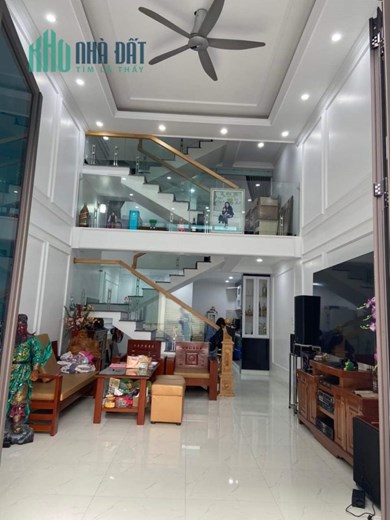 Bán nhà dân xây độc lập 3.5 tầng, diện tích 52m, ngõ 6m, GIÁ 3.93 tỉ tại Kiều Sơn- Văn Cao