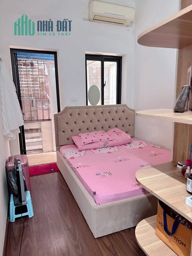 Bán nhà mặt ngõ Khâm Thiên 14m x 4 tầng, giá 1.98 tỷ.