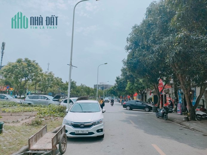 BÁN NHÀ MẶT PHỐ  - VỈA HÈ RỘNG - - GẦN AEON LONG BIÊN - KINH DOANH KHÁCH SẠN, KARAOKE