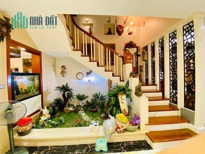 Bán nhà Liền Kề Tôn Đức Thắng -Đống Đa ,102m2 VỈA HẺ ,Ô TÔ TRÁNH,KINH DOANH,giá 27 tỷ