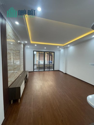 Nhà Đẹp ở luôn, Phố Hoàng Ngân 47m2 X 5t,tặng nội thất 5.85 tỷ.