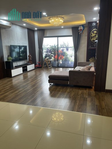 BÁN CĂN HỘ 4PN RỘNG GIÁ RẺ BẤT NGỜ 1 CĂN DUY NHẤT nhinh 5 ty 147M2
 CHUNG CU GOLDMARK CITY, 136 HO
