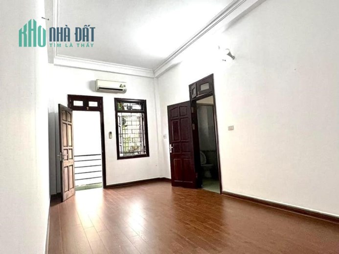 Bán nhà Lĩnh Nam, 30m x 4 tầng, 2.6 tỷ, ngõ thông, sổ riêng