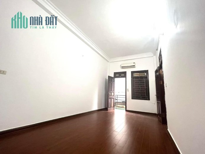 Bán nhà Lĩnh Nam, 30m x 4 tầng, 2.6 tỷ, ngõ thông, sổ riêng