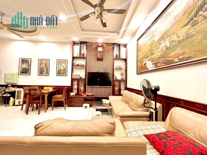 BÁN NHÀ ĐỐNG ĐA, 60m, 5 tầng, mặt tiền 5m. Ô TÔ ĐỖ CỬA. 5.6 TỶ
