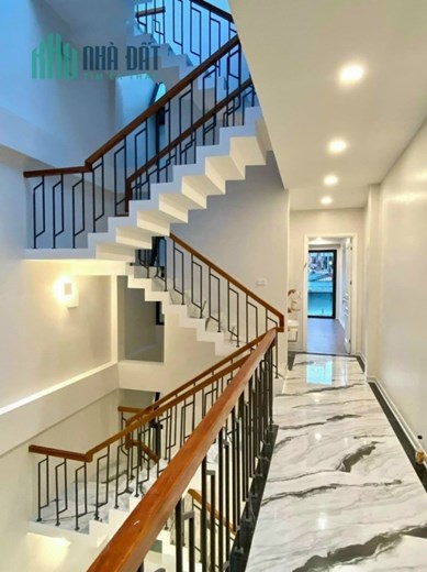 NHÀ ĐẸP 6 TẦNG, THANG MÁY XỊN SÒ PHỐ NGUYỄN VĂN CỪ