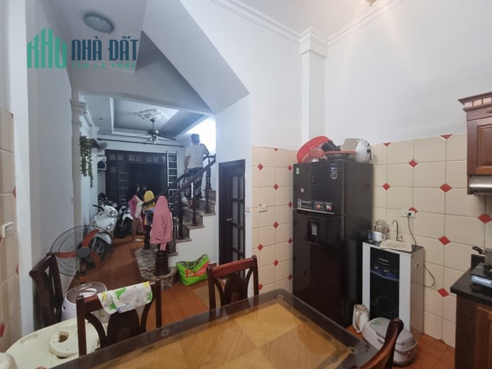 Bán nhà Mễ Trì 40m2 4 tầng ngõ thông oto giá nhỉnh 4 tỷ