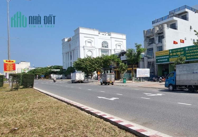 Nguyễn Tất Thành, Liên Chiểu, Đà Nẵng. Diện tích rộng lớn lên đến 375m2 và mặt tiền rộng 15m chỉ