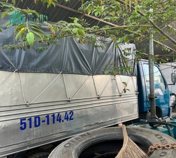 Cần bán xe tải Thaco 165, có bửng nâng hạ hàng hóa