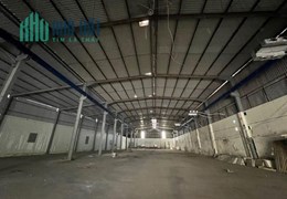 Cho thuê 2300m2 nhà xưởng  mặt phố Đức Giang, Long Biên, HN