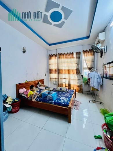 Q12 GIÁP GÒ VẤP GIÁ TỐT KHU CAO TẦNG DÂN TRÍ - XE HƠI TỚI NHÀ - KO QH - CN ĐỦ - 42M2