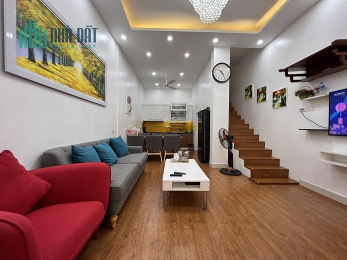 CẦN BÁN NHÀ MỸ ĐÌNH 50m2 mt 4.2 GIÁ 5.25 Tỷ NHÀ ĐẸP ,TẶNG NỘI THẤT,NGÕ THÔNG LH 0392569368
