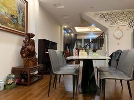 HIẾM HUỲNH THÚC KHÁNG - THANG MÁY 55M x 8T - VỈA HÈ - KD NGÀY ĐÊM - GIÁ 15.5TỶ