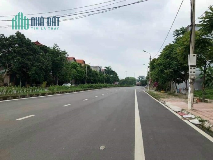 Cần bán đất tại mặt phố Nguyễn Khoái, Đồng Tâm, Vĩnh yên, Vĩnh Phúc 100m2, giá: 3,xx tỷ.
