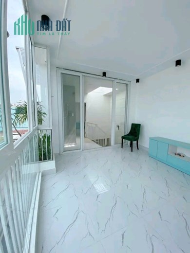 Nhà HXH thông, 46m2, hẻm an ninh yên tĩnh.