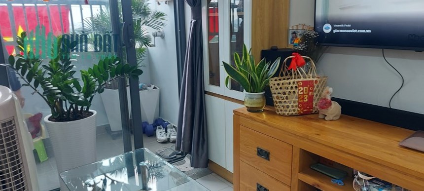 Căn hộ 2 phòng full nội thất giá 1,8xxx tỷ, lầu cao
