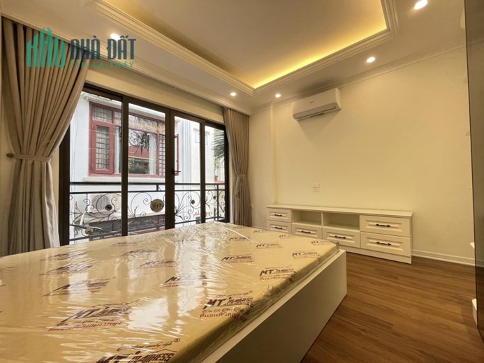 Bán nhà 7 tầng ga ra ô tô phố Nguyễn Văn Huyên Cầu Giấy nhỉnh 13 tỷ.
