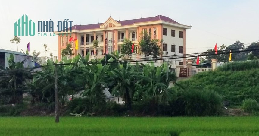 Chính chủ cần chuyển nhượng ô đất cạnh UBND xã Tân Trào, Tuyên Quang. Đã có quyền sở hữu đất đai.