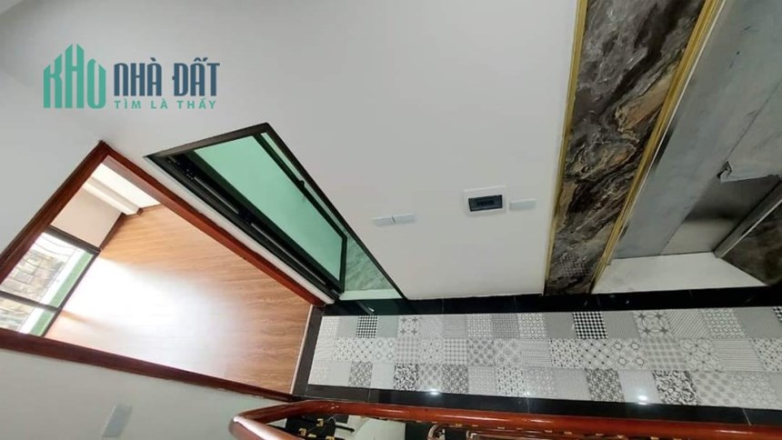 Nhà Lĩnh nam ô tô CẤT trong nhà 5 tầng THANG MÁY 5.2 Tỷ