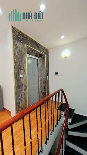 Nhà Lĩnh nam ô tô CẤT trong nhà 5 tầng THANG MÁY 5.2 Tỷ