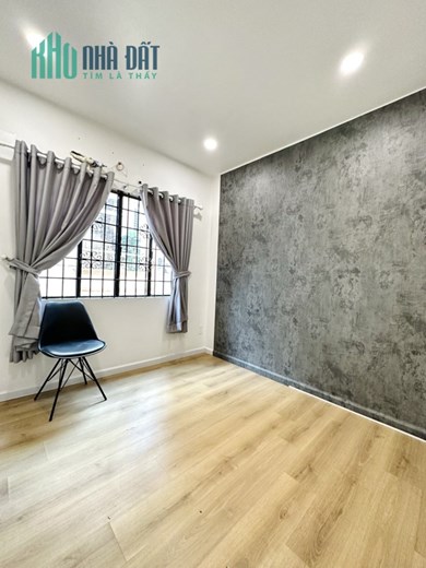 Bạch Đằng Phường 2 Bình Thạnh - 34m2 ( 4.7 x 7.5)  sổ A4 nở hậu nhẹ - 10m ra mặt tiền - oto ngủ