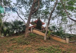 Gia đình có việc cần chuyển nhượng lô đất rộng full thổ cư. giá chỉ 25 tr/m2. Gần Di tích Quốc gia