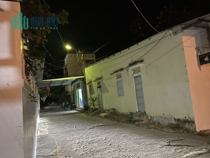 Bán đất tặng 3 phòng trọ đang kinh doanh gần Mường Thanh Ba Làng, Vĩnh Hoà, Nha Trang