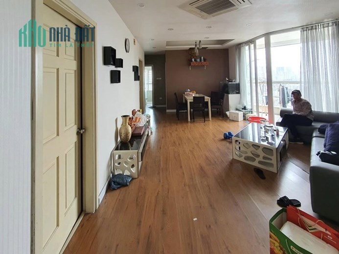 Cần bán gấp căn hộ CC 173 Xuân Thủy, Cầu Giấy, DT 100m2, 3 ngủ, Giá 3.95 tỷ