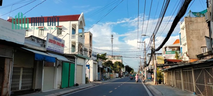 BÁN NHÀ TRƯNG NỮ VƯƠNG, Thị trấn HÓC MÔN, sát mặt tiền, hẻm 8m, 331m2, Ngang 11m, nhỉnh 10 tỷ