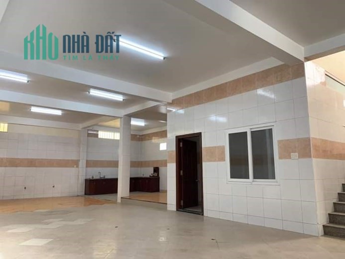 BÁN NHÀ TRƯNG NỮ VƯƠNG, Thị trấn HÓC MÔN, sát mặt tiền, hẻm 8m, 331m2, Ngang 11m, nhỉnh 10 tỷ