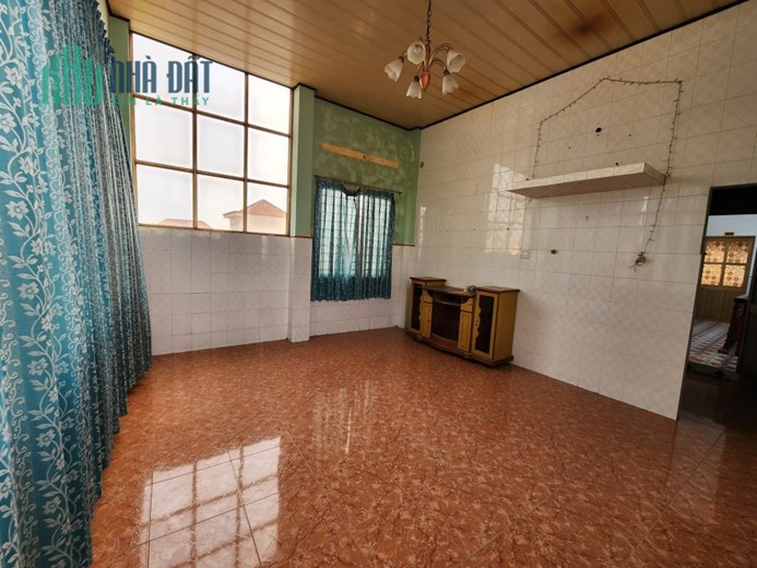 CHO THUÊ NHÀ NGUYÊN CĂN VỊ TRÍ MẶT TIỀN ĐƯỜNG KINH DOANH. Diện tích: 100 m2