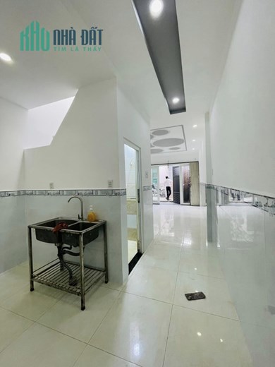 NGỘP BANK BÁN GẤP CMT8 TÂN BÌNH - HÀNG XÓM QUẬN 3 - 43M2 - GIÁ CHỈ 5.2 TỶ