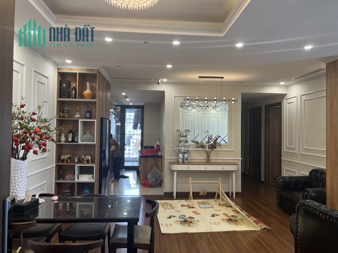 Bán chung cư Dịch Vọng, Công viên Cầu Giấy, 120m2, 4.45 tỷ. 0975118822