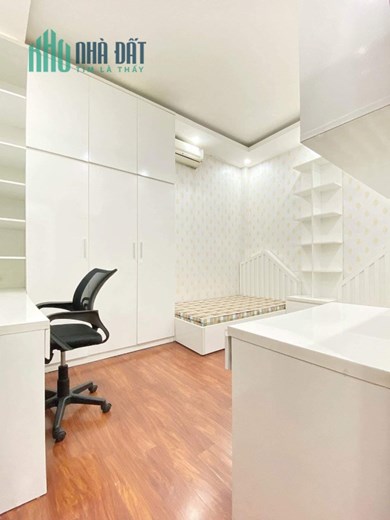ĐỘC LẠ HÀ NỘI – NHÀ ĐẸP TRẦN BÌNH 50M x 6T, THANG MÁY, Ô TÔ 6.7 TỶ
-	Vị trí vàng Cầu Giấy, giáp Mỹ