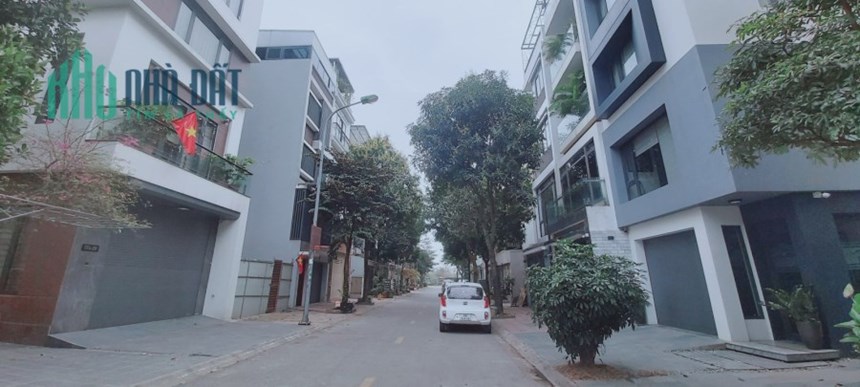 ĐẤT PHÂN LÔ KHU ĐẤU GIÁ VIỆT HƯNG - ĐƯỜNG TRẢI NHỰA RỘNG THÊNH THANG, VỈA HÈ, KINH DOANH ĐỈNH