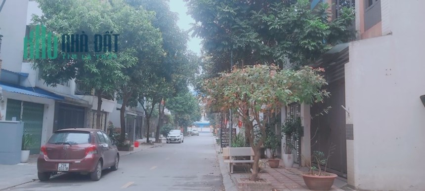 ĐẤT PHÂN LÔ KHU ĐẤU GIÁ VIỆT HƯNG - ĐƯỜNG TRẢI NHỰA RỘNG THÊNH THANG, VỈA HÈ, KINH DOANH ĐỈNH