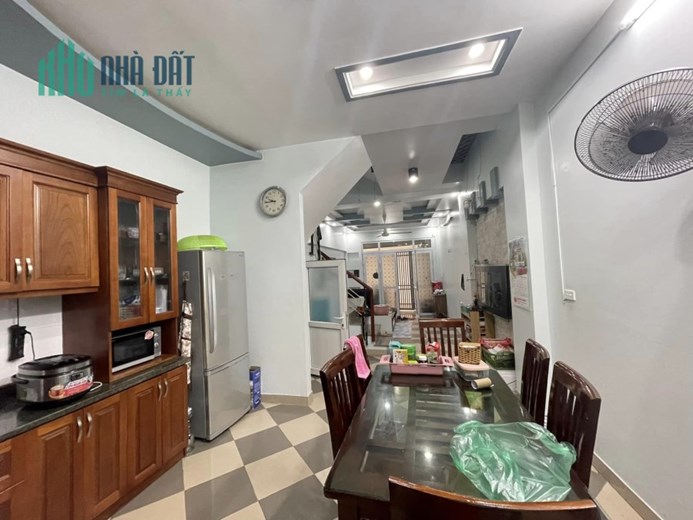 Bán nhà ngõ 174 Ngọc Thuỵ, oto, 59m giá 3 tỷ 9