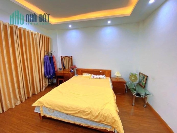 Bán nhà ngõ 143 Quan Hoa - nhà dân mới xây - ngõ nông - 15m ra ô tô tránh - giá hạt dẻ