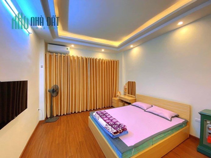 Bán nhà ngõ 143 Quan Hoa - nhà dân mới xây - ngõ nông - 15m ra ô tô tránh - giá hạt dẻ