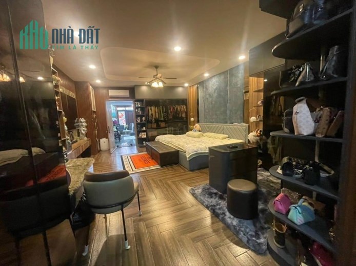 Bán nhà đường Nhiêu Tứ  ngay Phan Xích Long, DT: 6x22m, sổ vuông, nhà đẹp, 15.9 tỷ