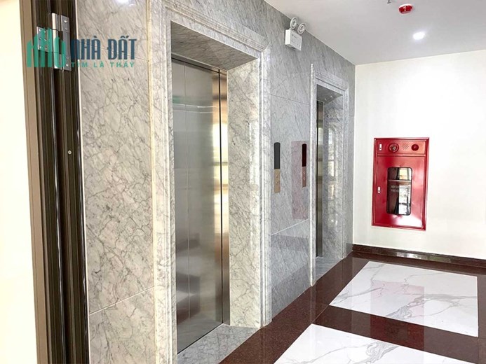 Bán Gấp Tòa Nhà Văn Phòng VIP 9 Tầng Mặt Phố Hoàng Ngân.Đang Cho Thuê 370tr/tháng. Giá 145 TỶ