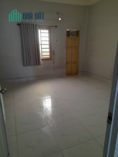 Cho thuê nhà riêng Phú Hòa, Thủ Dầu Một, BD. 2pn. Đường oto. 5tr/thág.