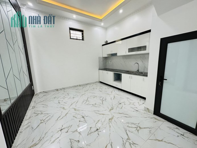 Bán nhà xây mới ngõ 639 Ngô Gia Tự, 45m 4 tầng, ô.tô tận cửa, GIÁ 2.55 tỉ