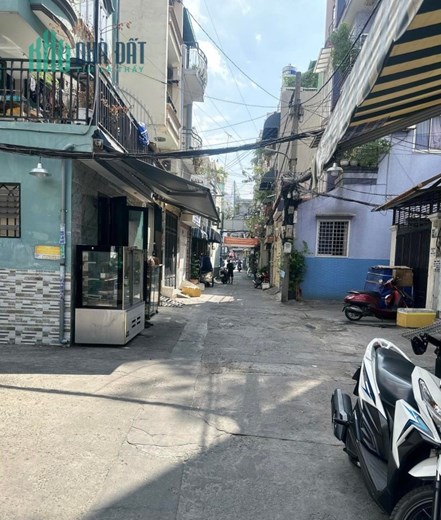 BÁN NHÀ CÁCH 1 CĂN RA HẺM XE HƠI ĐƯỜNG HAI BÀ TRƯNG CHỈ 3.2 tỷ-Q3.