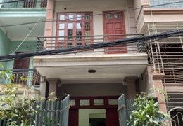 Cho thuê nhà riêng ngõ 61 Lạc Trung, 80m2, 3 tầng, 3 ngủ, gara ô tô
