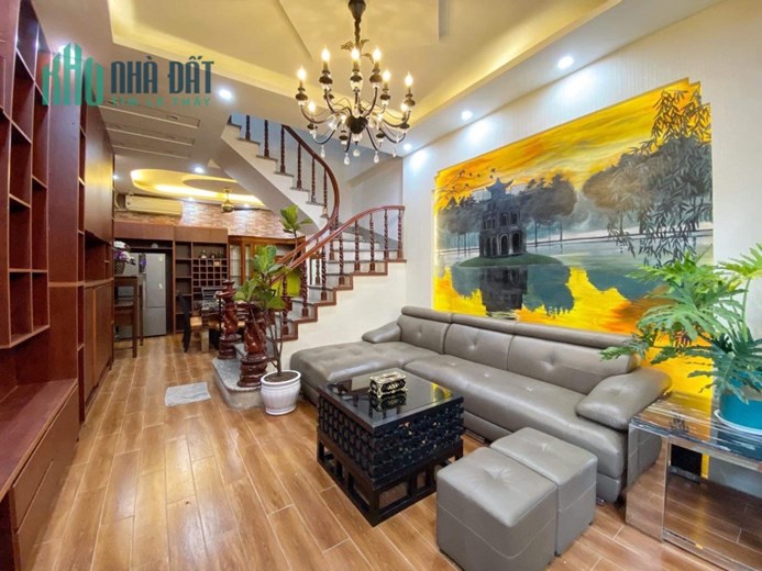 SIÊU PHẨM TRẦN QUỐC HOÀN, 40M2 x 5T, Ô TÔ, KINH DOANH 7.9 TỶ
-	Cực hiếm trong tầm giá, giao thông
