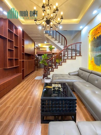 SIÊU PHẨM TRẦN QUỐC HOÀN, 40M2 x 5T, Ô TÔ, KINH DOANH 7.9 TỶ
-	Cực hiếm trong tầm giá, giao thông