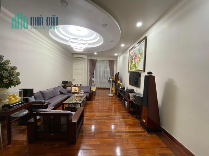 Bán nhà cực đẹp DT 100m tại Phố Dương Quảng Hàm cách mặt phố Cầu Giấy 70m
