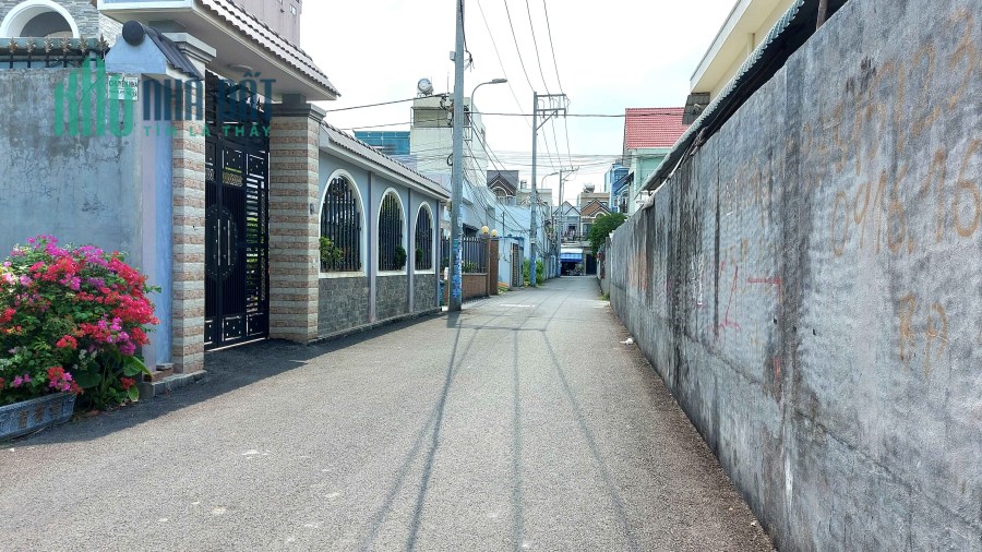 BÁN NHÀ LÃ XUÂN OAI QUẬN 9,100M2_4X25M CHỈ NHỈNH 30TR.M2, HẺM XE HƠI, SHR, ĐÃ HOÀN CÔNG BAO RẺ.